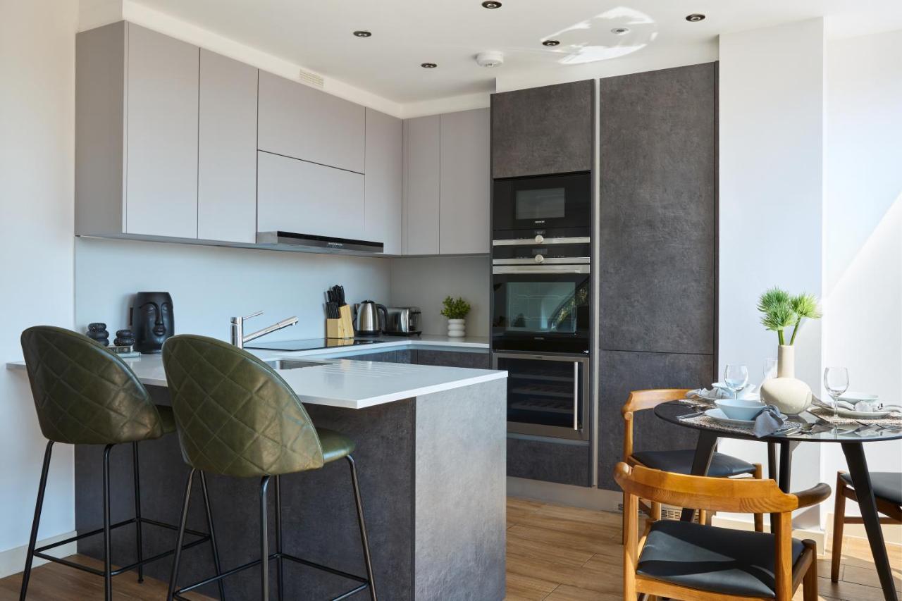 Kew Bridge By Viridian Apartments Bagian luar foto