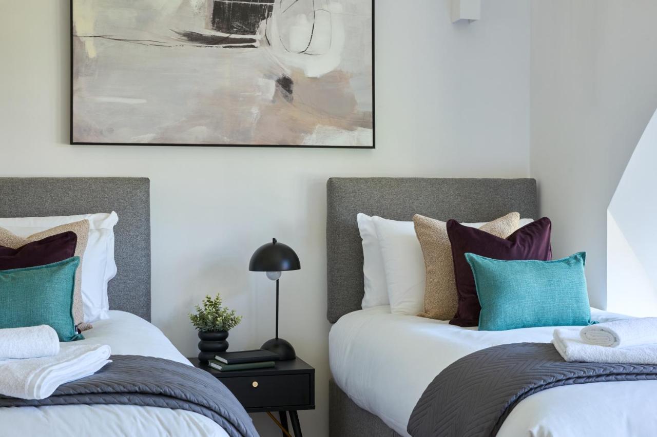 Kew Bridge By Viridian Apartments Bagian luar foto