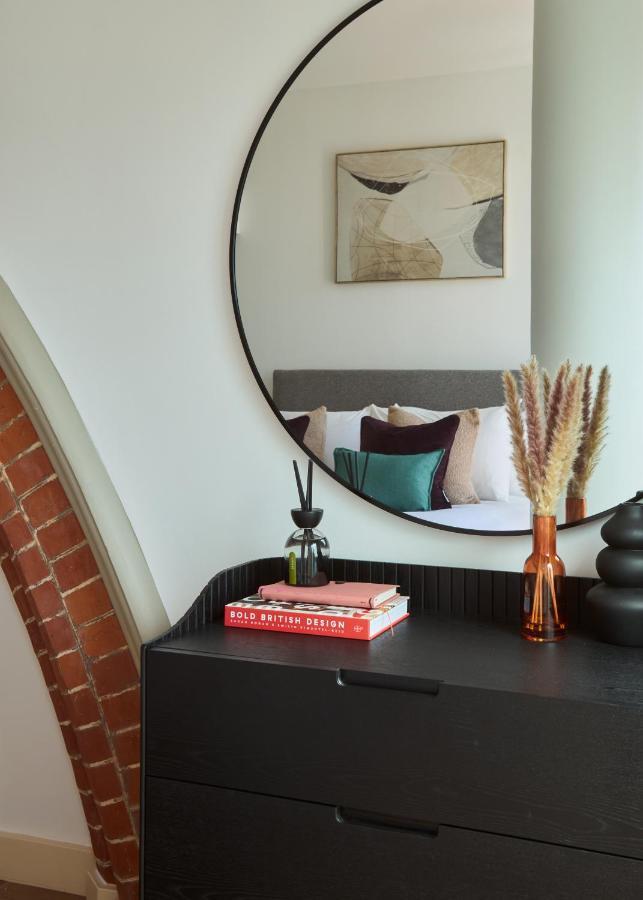 Kew Bridge By Viridian Apartments Bagian luar foto