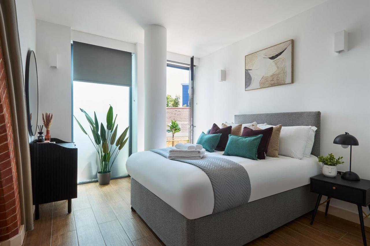 Kew Bridge By Viridian Apartments Bagian luar foto