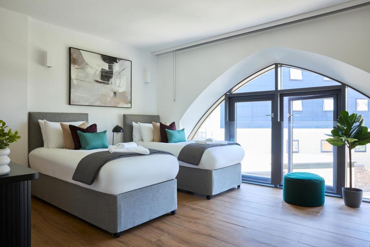 Kew Bridge By Viridian Apartments Bagian luar foto