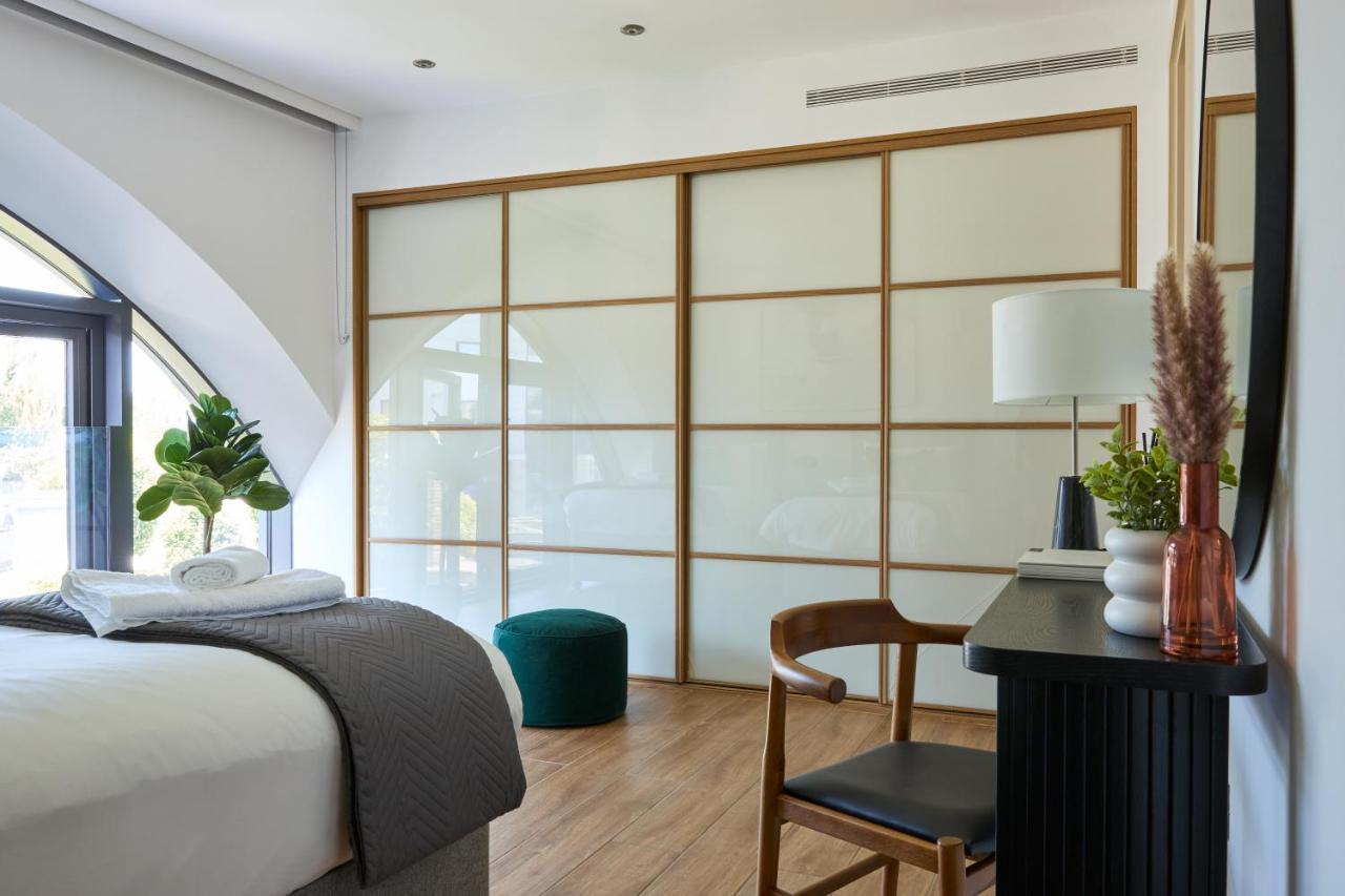 Kew Bridge By Viridian Apartments Bagian luar foto