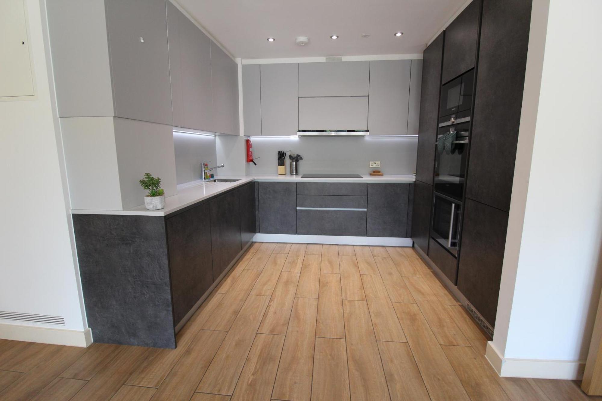 Kew Bridge By Viridian Apartments Bagian luar foto