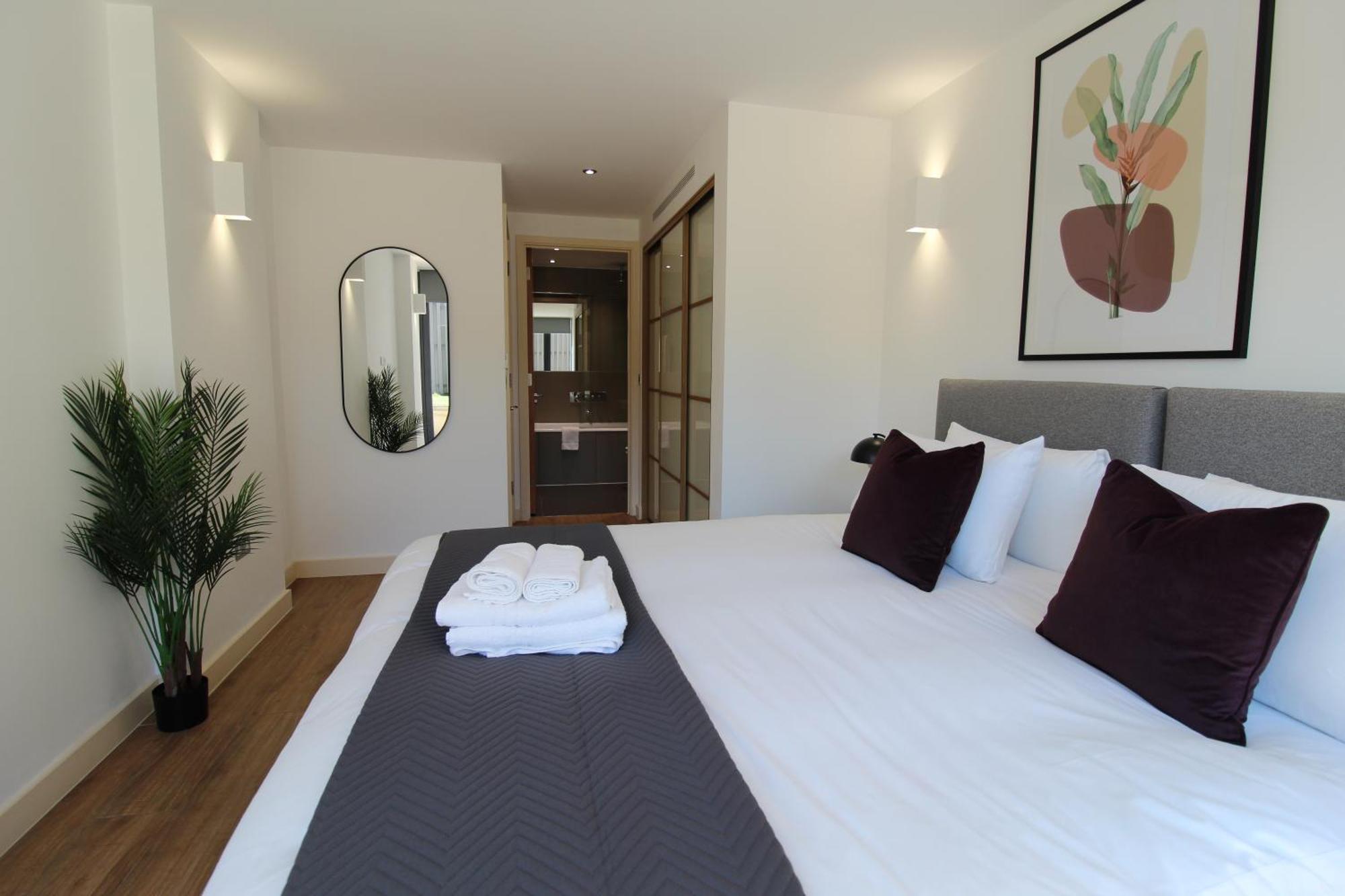 Kew Bridge By Viridian Apartments Bagian luar foto
