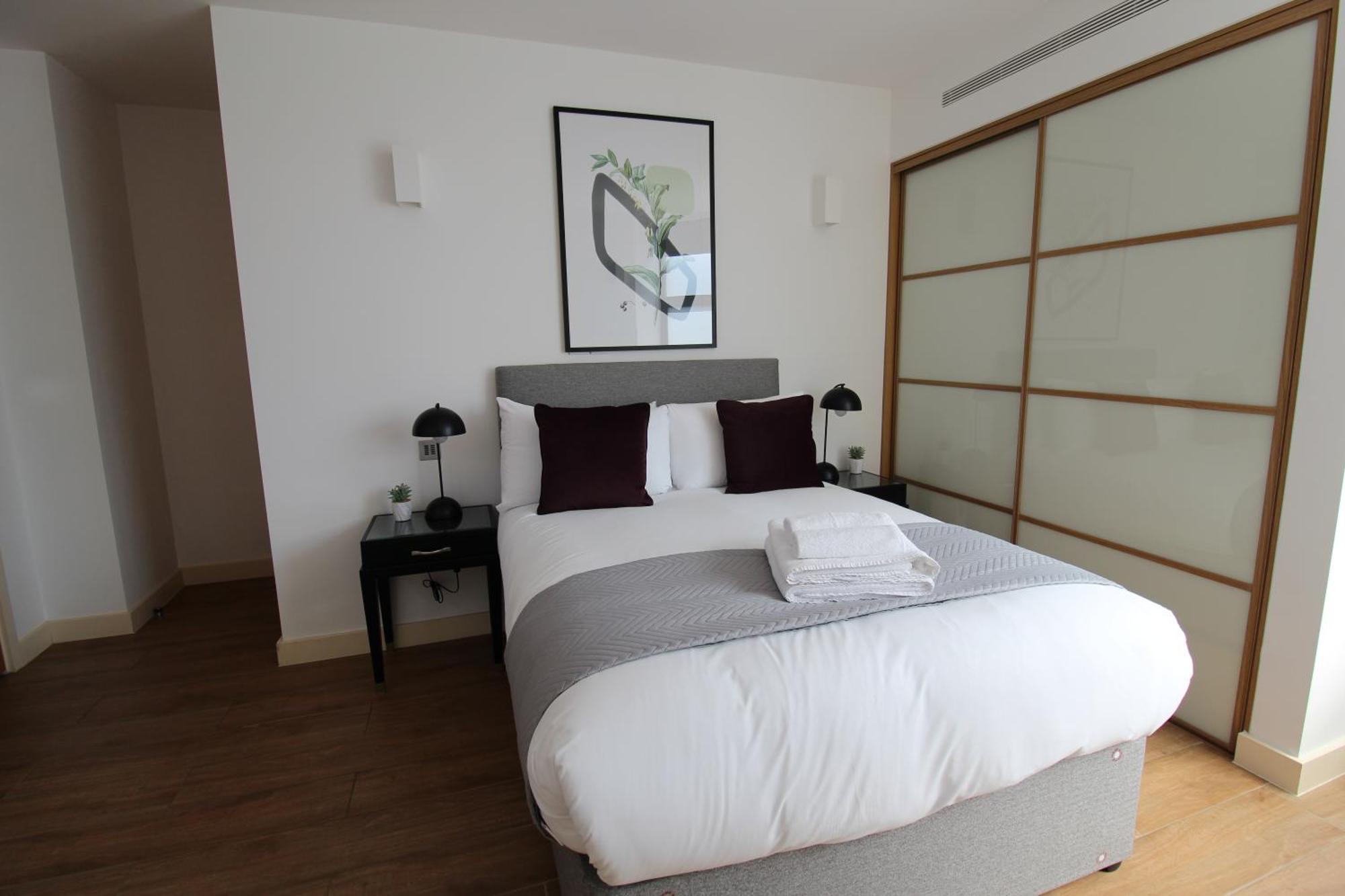 Kew Bridge By Viridian Apartments Bagian luar foto