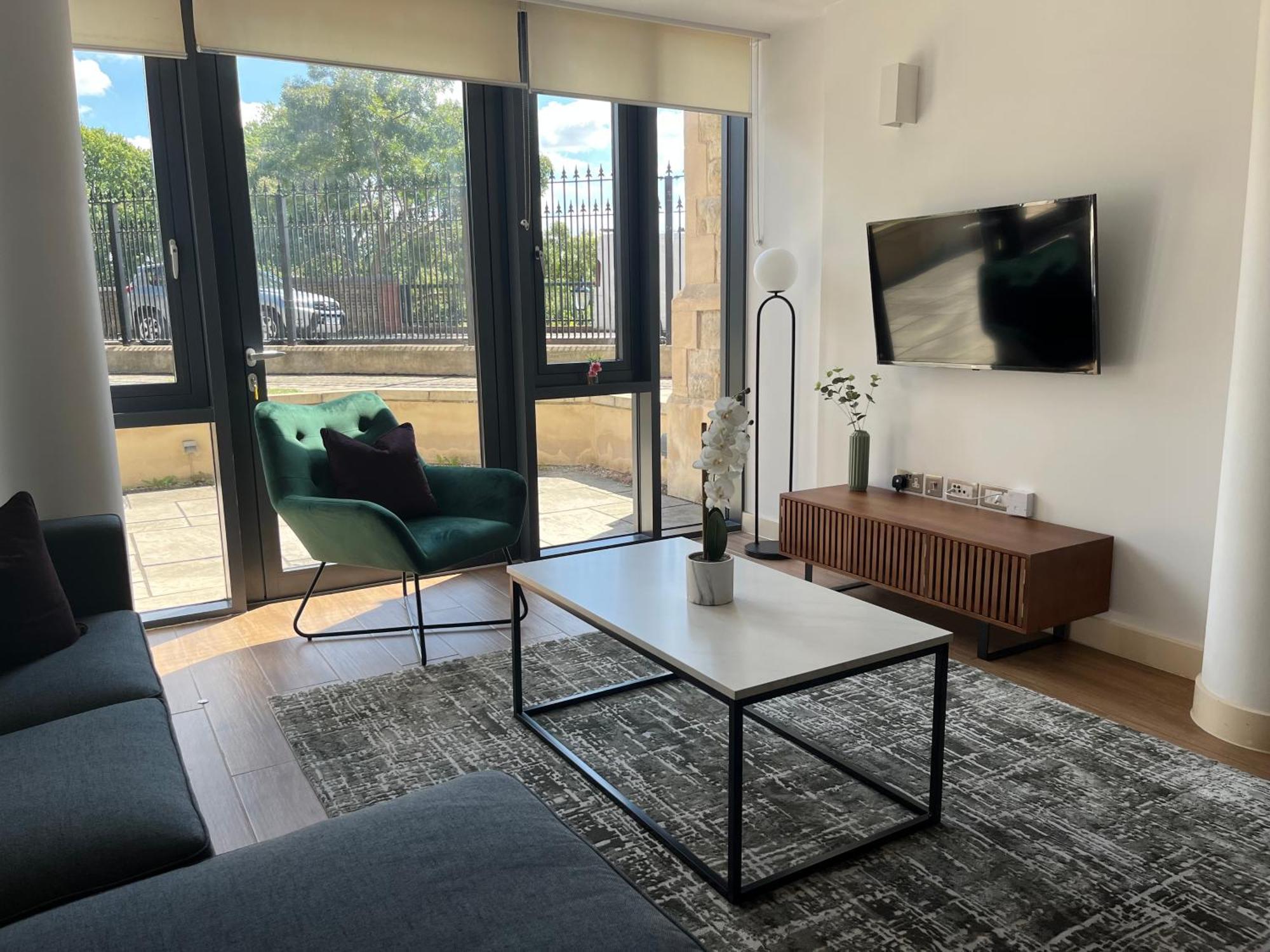 Kew Bridge By Viridian Apartments Bagian luar foto