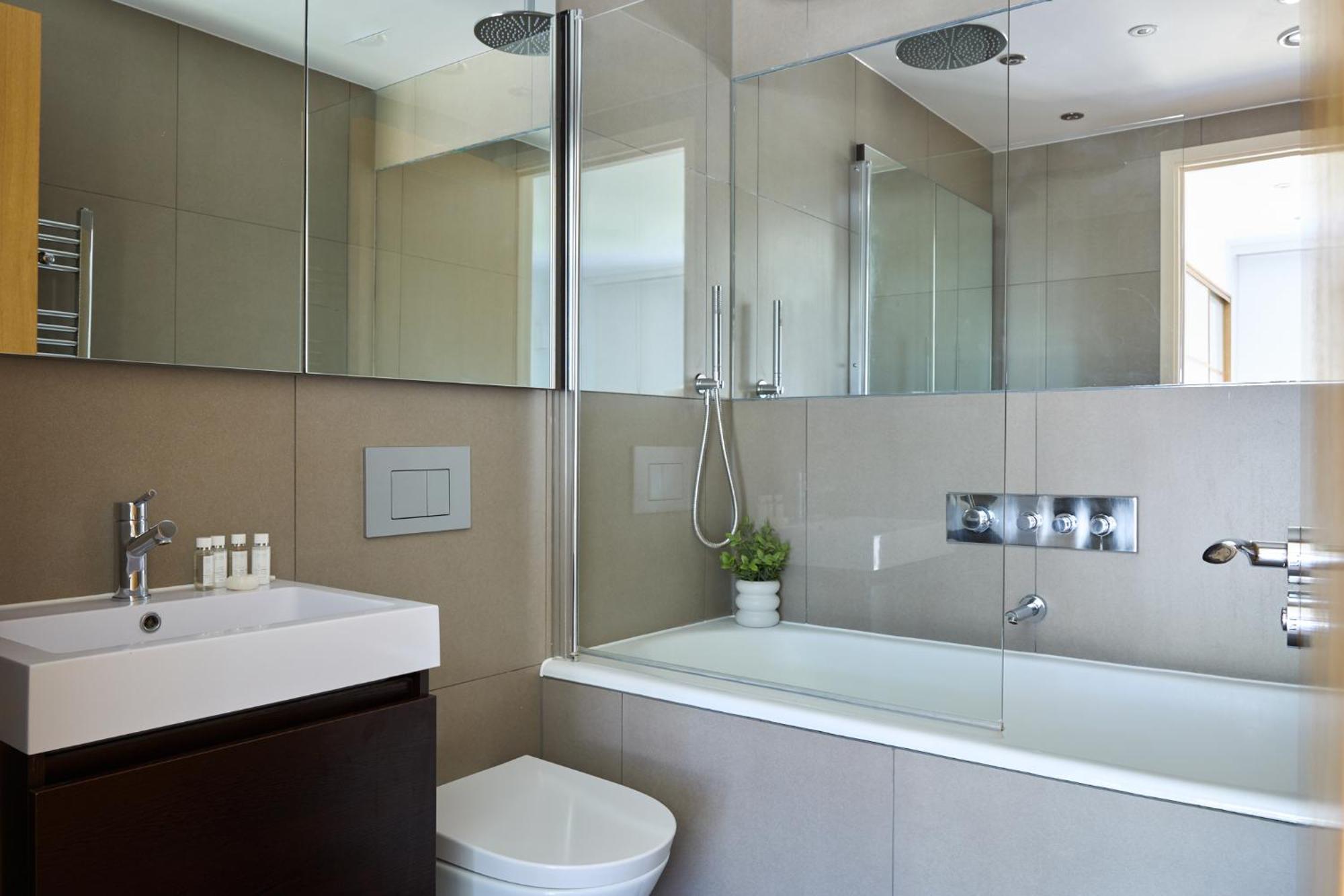 Kew Bridge By Viridian Apartments Bagian luar foto