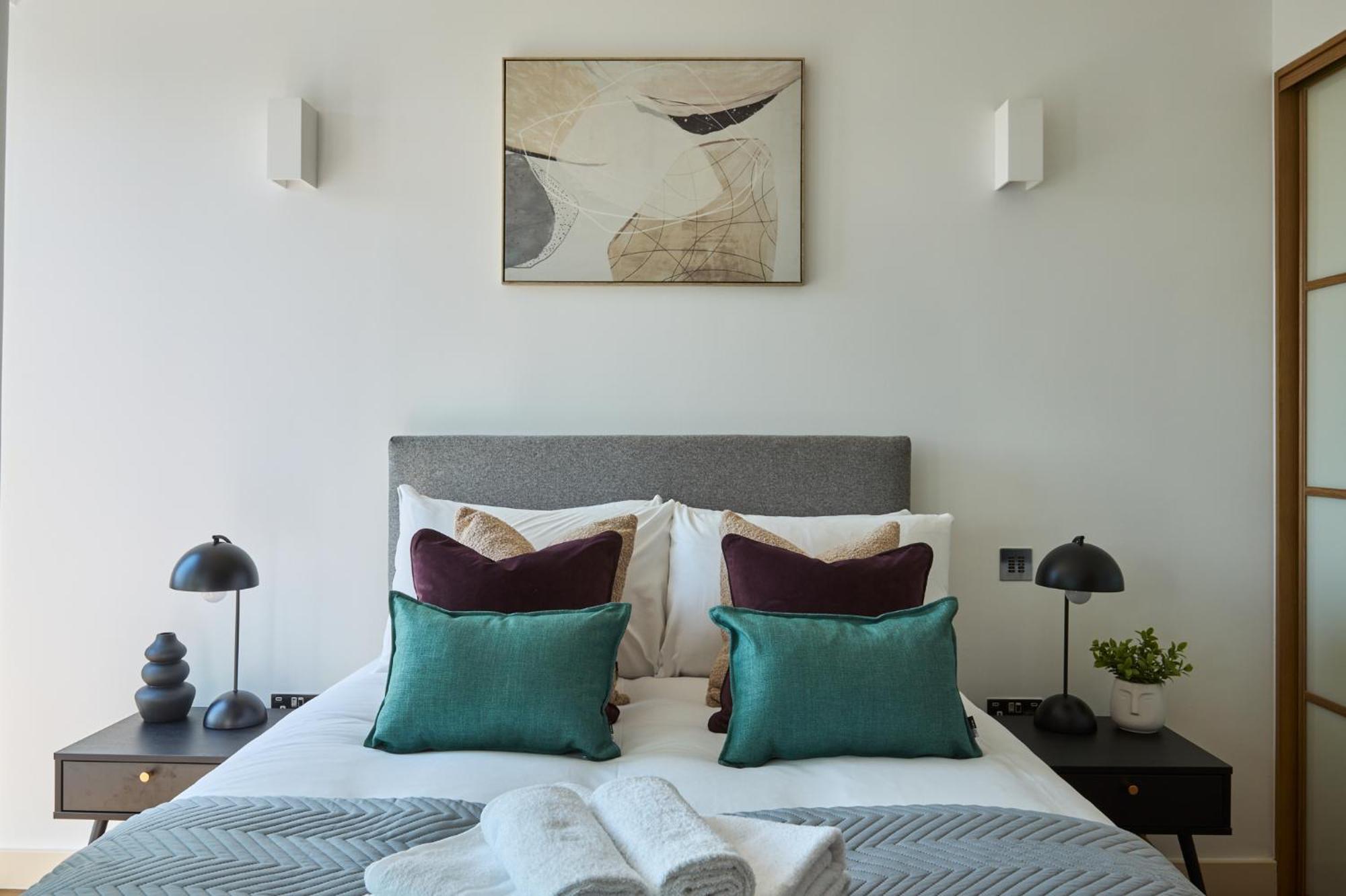 Kew Bridge By Viridian Apartments Bagian luar foto