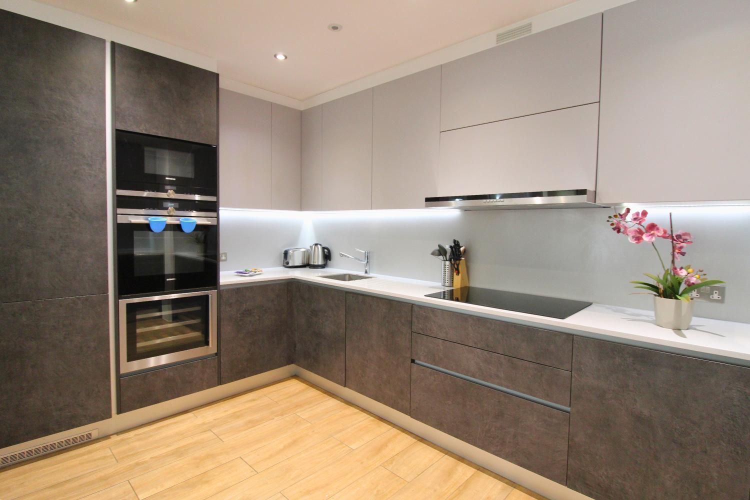 Kew Bridge By Viridian Apartments Bagian luar foto